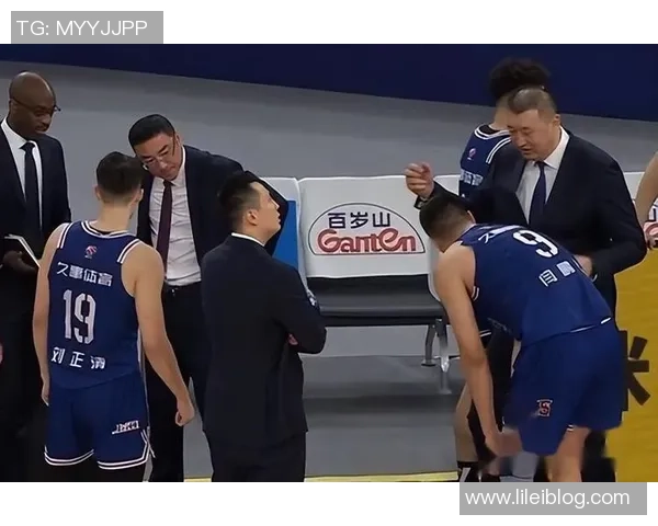 上海篮球队实力之争引发热议球迷观点各异分析球队未来发展方向